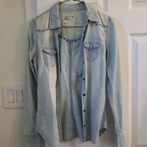 American Eagle Outfitters Light Blue Button Down Shirt